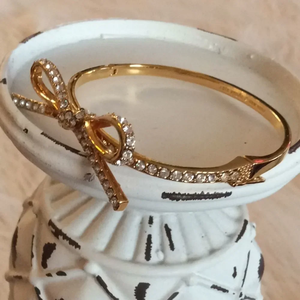 💞KATE SPADE New York 💞bow hinged bungle